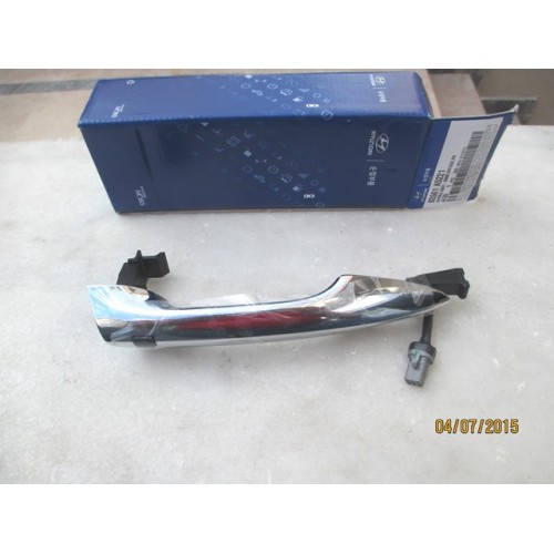 KAPI KOLU ELEKTRİK KUMANDA BUTONLU DIŞ ÖN SAĞ HYUNDAİ İ30 2012-2015 KROM